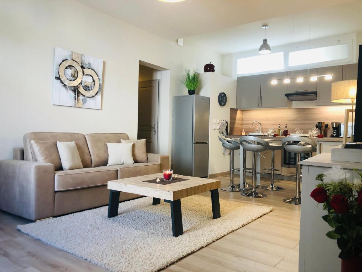 Les Volets Rouges Apartment กาวายง ภายนอก รูปภาพ