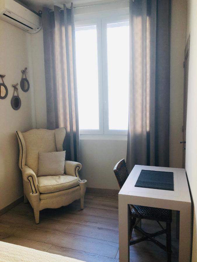 Les Volets Rouges Apartment กาวายง ภายนอก รูปภาพ