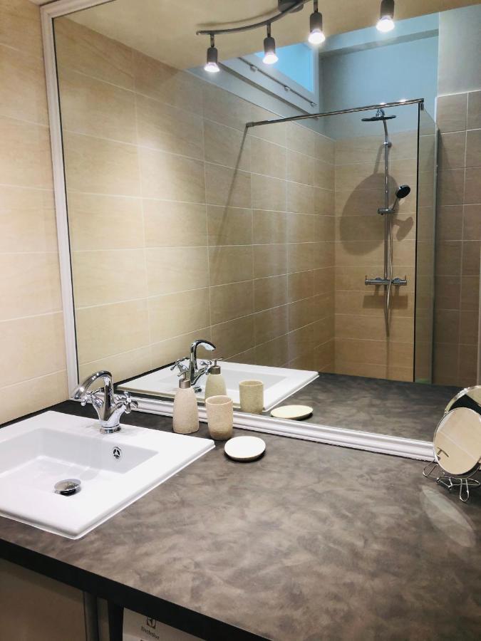 Les Volets Rouges Apartment กาวายง ภายนอก รูปภาพ