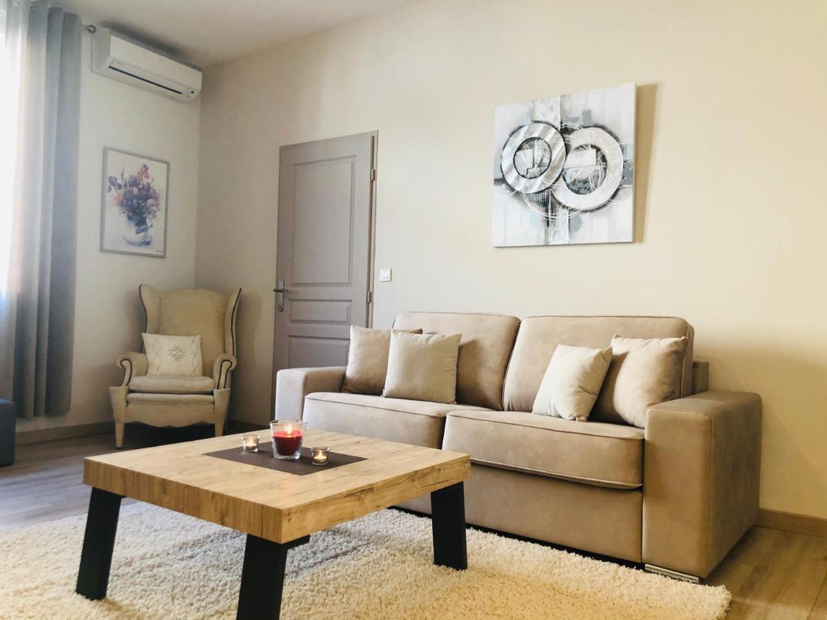 Les Volets Rouges Apartment กาวายง ภายนอก รูปภาพ