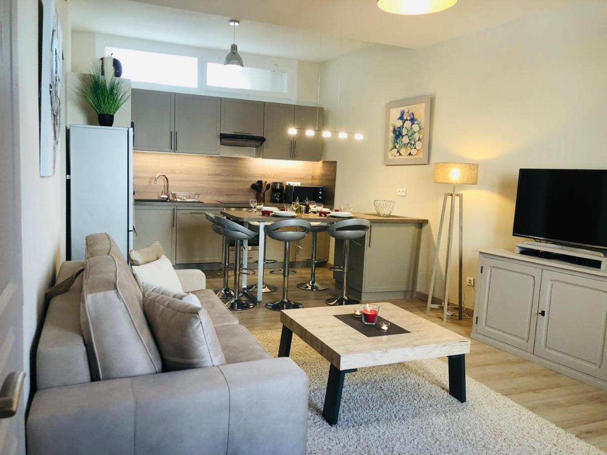 Les Volets Rouges Apartment กาวายง ภายนอก รูปภาพ