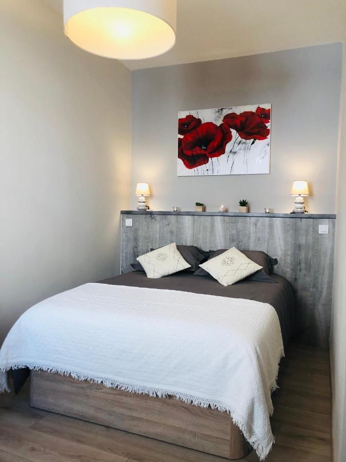 Les Volets Rouges Apartment กาวายง ภายนอก รูปภาพ