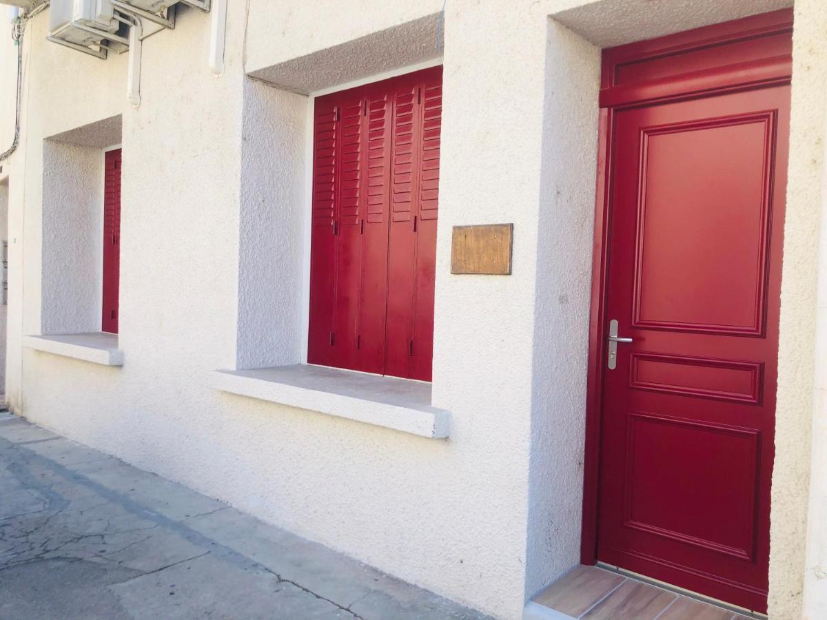 Les Volets Rouges Apartment กาวายง ภายนอก รูปภาพ
